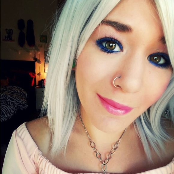 Meet your Posher, Xia Lee - Picture 10 of 12